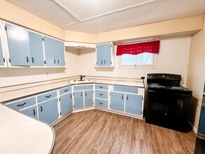 Building Photo - 620 W Jefferson St