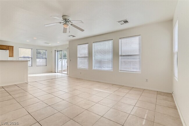 Foto del edificio - 2537 Begonia Valley Ave
