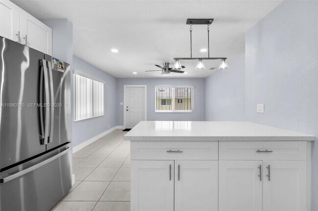 Foto del edificio - 367 Phippen Waiters Rd