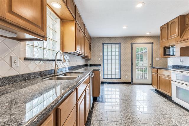 Foto del edificio - 9210 Larchwood Dr