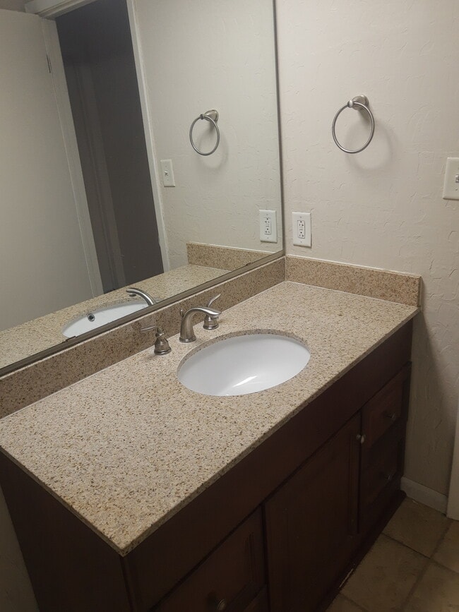 Building Photo - 2208 Pershing Ave