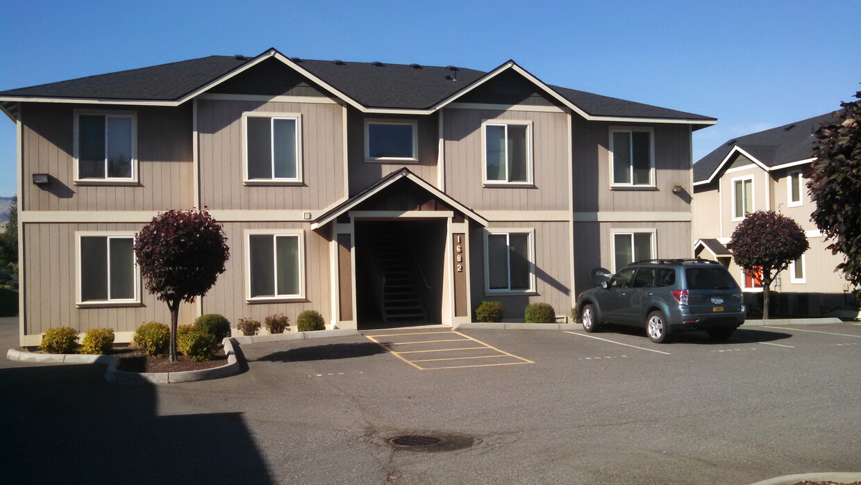 1682 N Stella Ave, Wenatchee, WA 98801 Condo for Rent in Wenatchee, WA