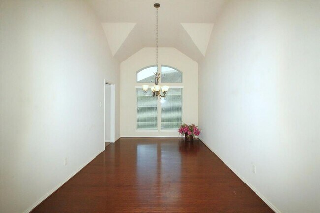 Foto del edificio - 2801 Enchanted Lake Dr