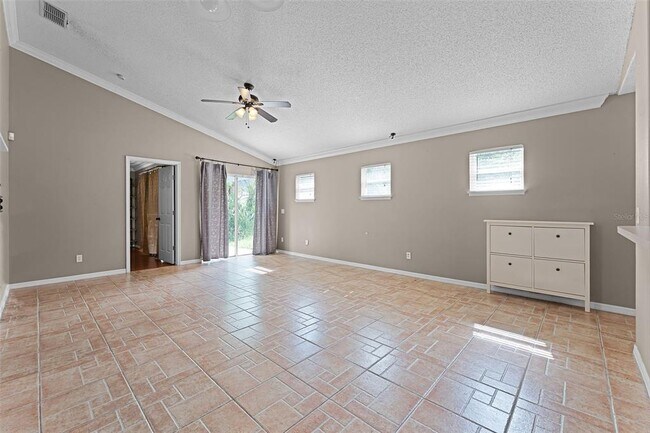 Building Photo - 4033 Forest Island Dr