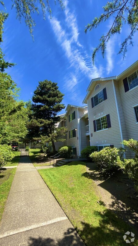 Building Photo - 19230 Forest Park Dr NE