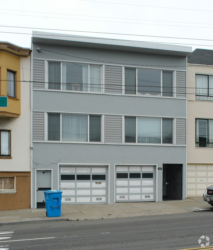 Primary Photo - 7044 Fulton St