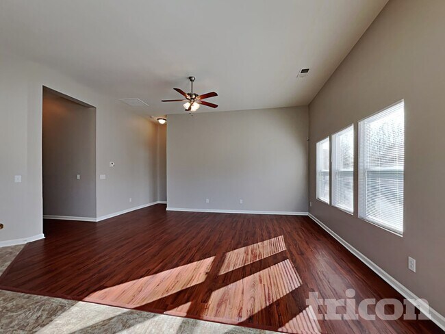 Foto del edificio - 3715 Gricklade Dr