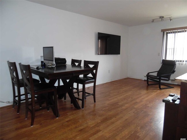 Foto del edificio - 153-35-153-82 82nd St