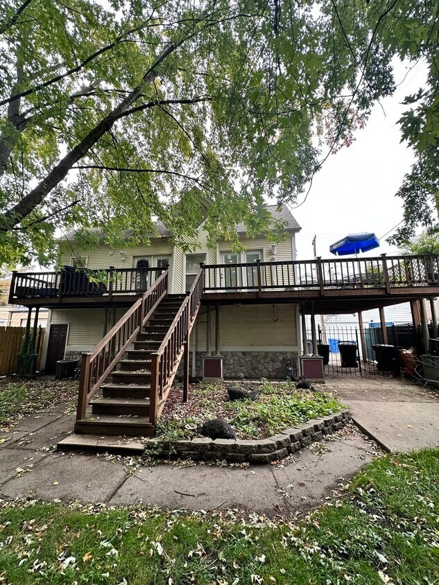 4123 N Ashland Ave, Chicago, IL 60613 House Rental in Chicago, IL