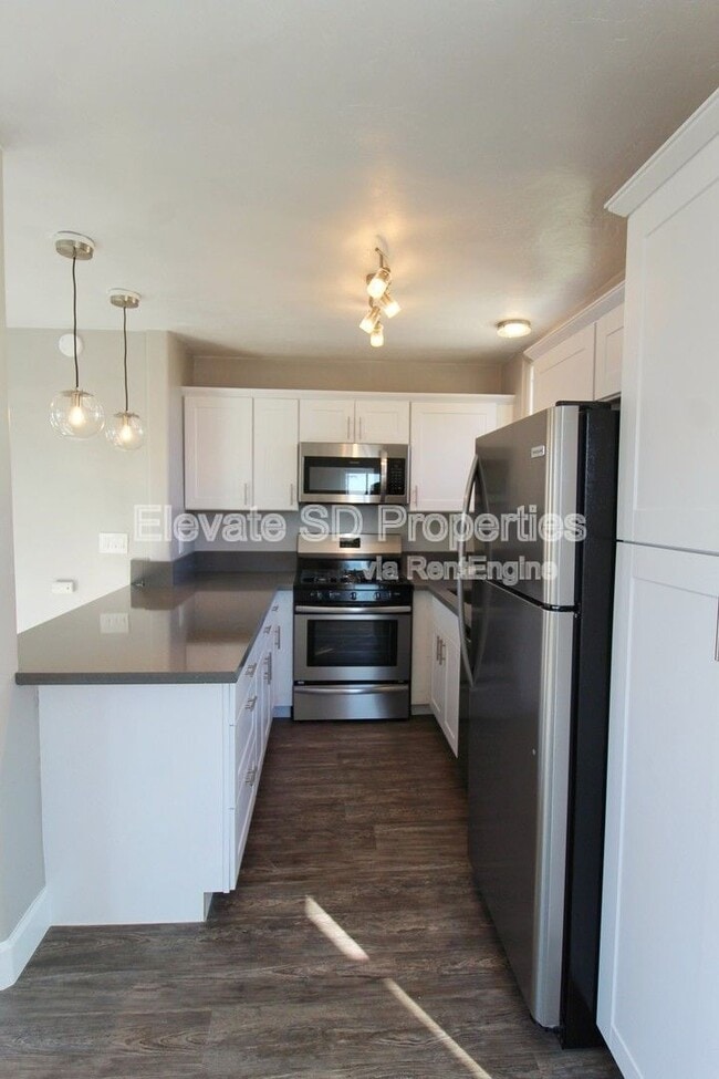 Building Photo - 4685 Hamilton St