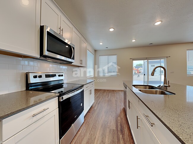 Building Photo - 211 Allen Ln