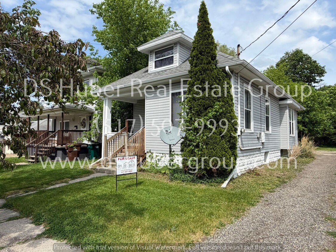 Photo - 824 Cleveland St Lansing, MI 48906