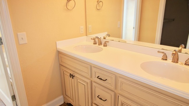 Foto del edificio - 3 bed/2 bath home