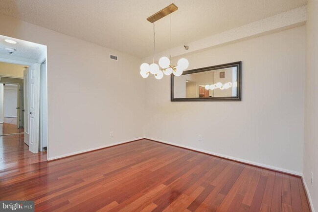 Foto del edificio - 5802 Nicholson Ln