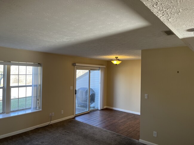 Living room & dining room - 7110 Sweetwater Dr