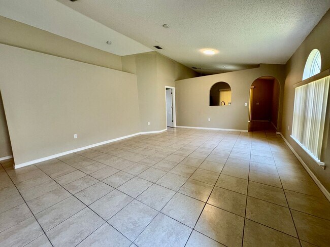 Foto del edificio - Nicely-Maintained 3/2 Home in Azalea Park