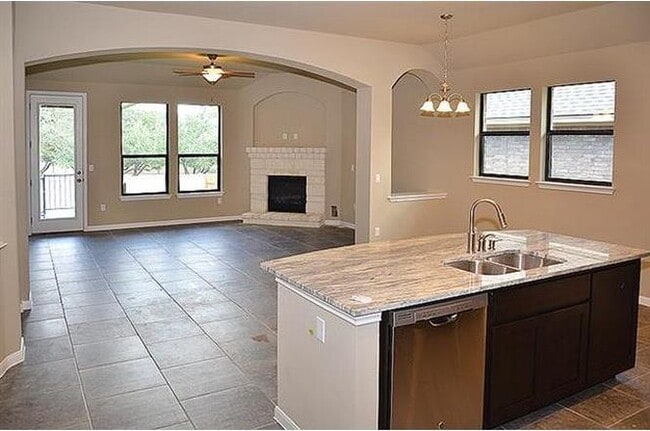 Foto del edificio - 15908 Dink Pearson Ln