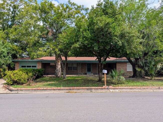 Building Photo - 2110 N 12th St