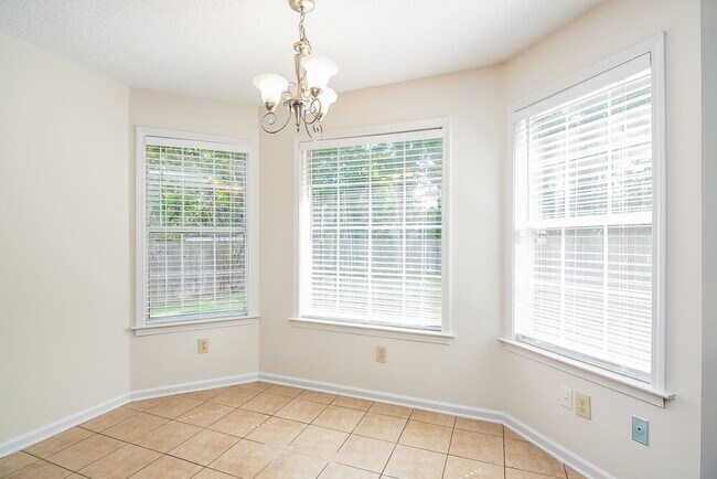 Foto del edificio - 1400 Milestone Dr