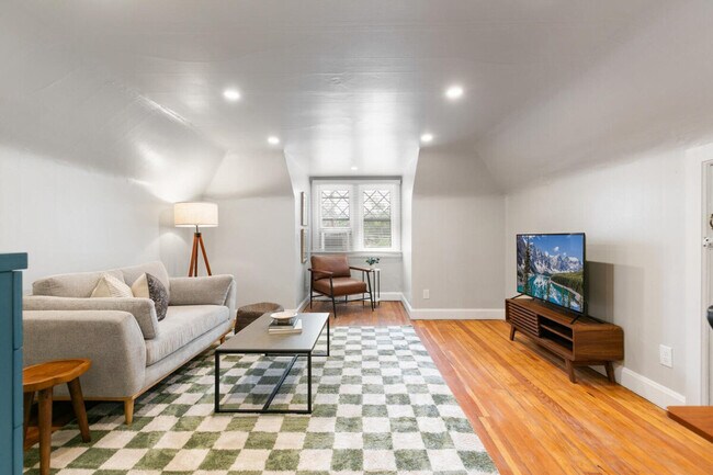 Foto del edificio - 2619 E 12th Ave