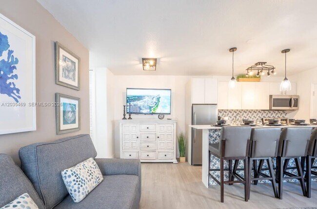 Foto del edificio - 7834 Abbott Ave