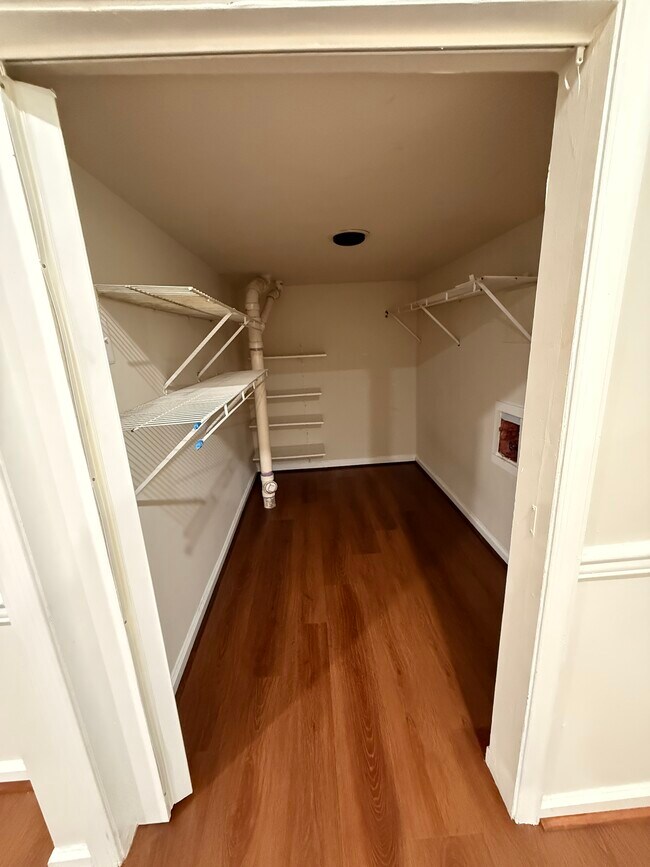 Foto del edificio - 8637 Centerton Ln