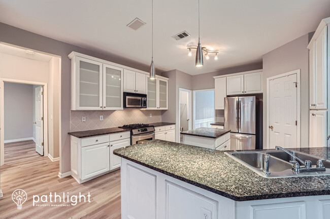 Foto del edificio - 835 Heathland Ct, Roswell, GA, 30075