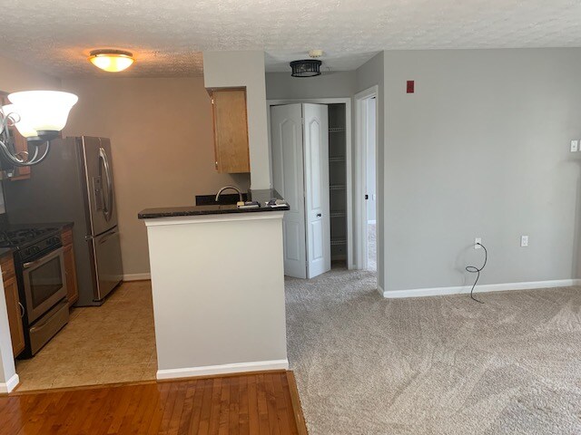 Building Photo - 8941 Town Center Cir