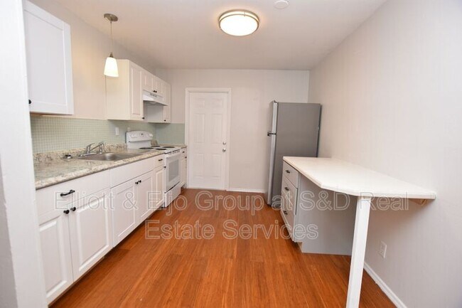 Foto del edificio - 2438 Brent Ave SW