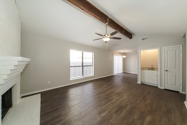 Foto del edificio - 6709 S Creek Drive