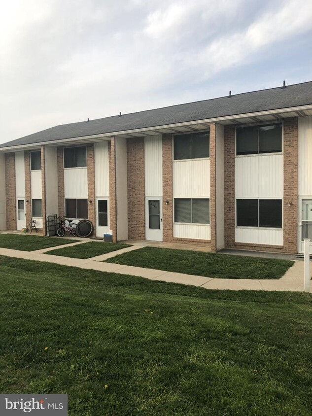 Building Photo - 3066 Michael Dr