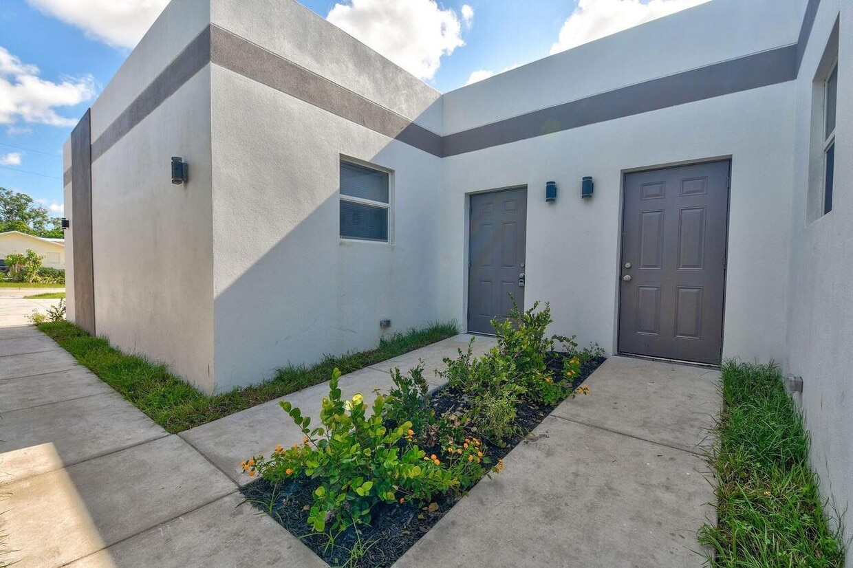 Primary Photo - 1177 AC Evans St