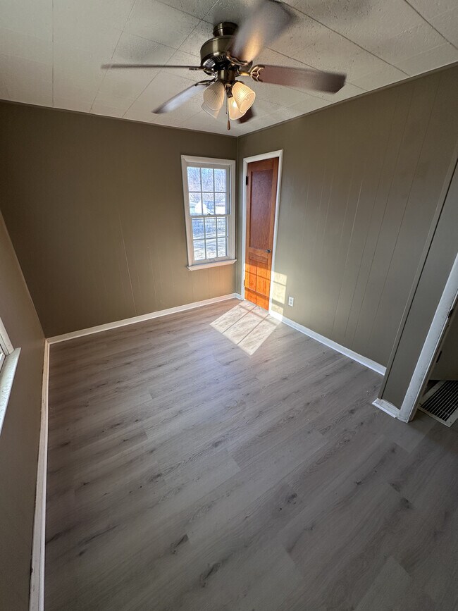 Foto del edificio - 325 N Cavender St