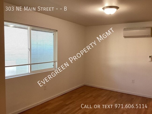 Building Photo - 1BD PLUS LARGE BONUS Room/$1395/mo/Laundry...