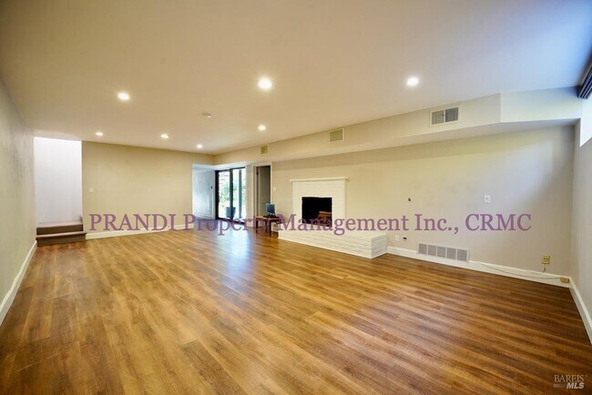 Foto del edificio - 602 Chapman Dr