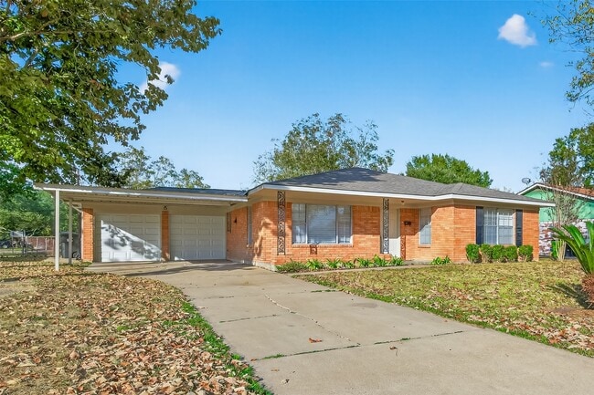 Building Photo - 1411 Mimosa Ln