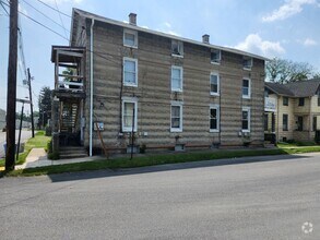 Building Photo - 200-208 W Vine St