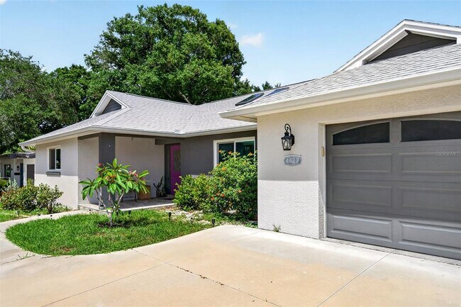 Building Photo - 4420 Porpoise Dr SE