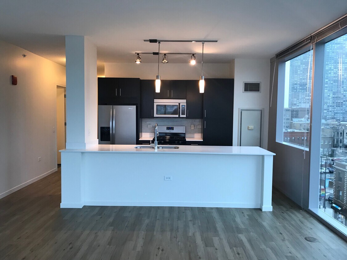 Foto principal - 3760 N Halsted St