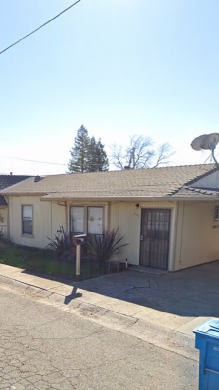Building Photo - 411 E St