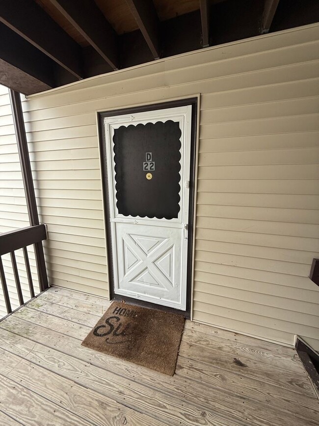 Building Photo - 22 Avon Dr