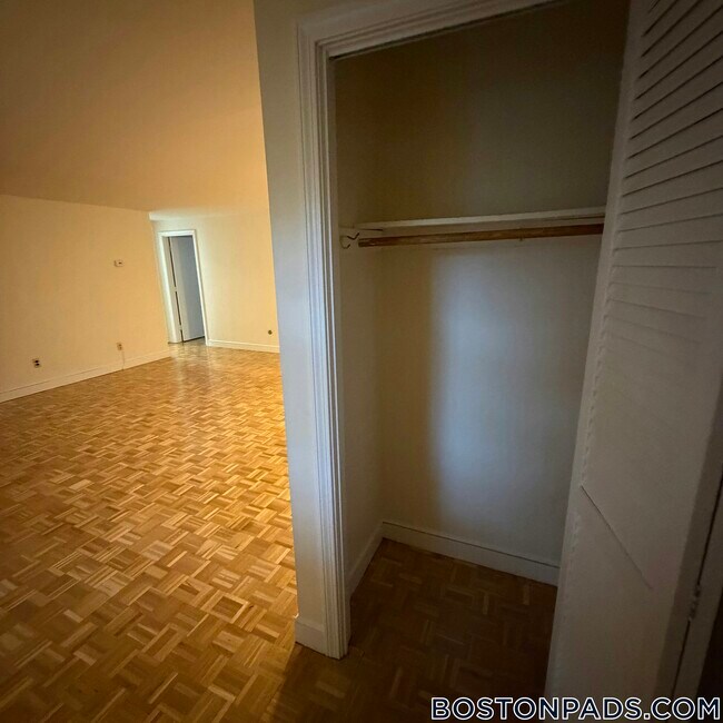 Foto del edificio - 34 Worthen Rd