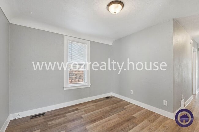 Building Photo - 1005 Elysian Ave