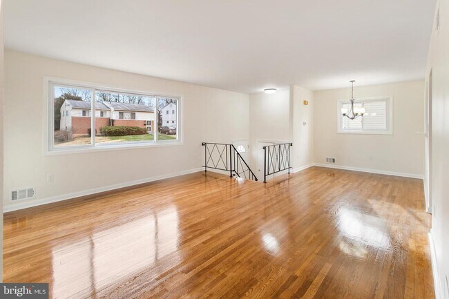Building Photo - 3538 Edwards St