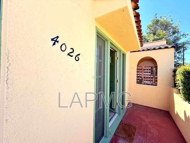 Foto del edificio - 4024-4026 York Blvd.