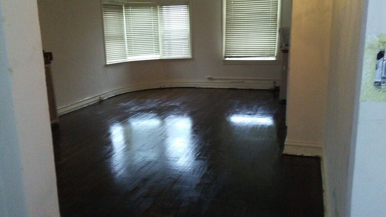Foto principal - 517 W 43rd St