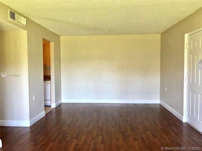 Foto del edificio - 1089 Benoist Farms Rd