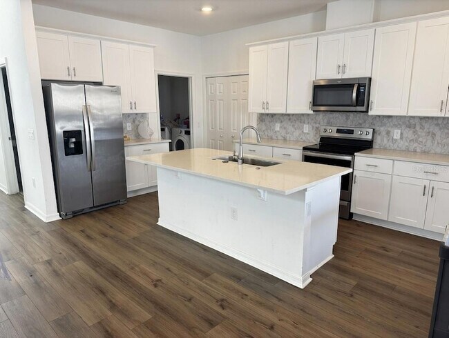 Foto del edificio - 2345 Treasure Hill St