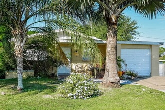 Building Photo - 36 Abaco St