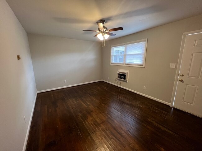 Building Photo - 857 Bellevue St